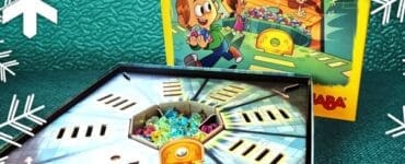 Colorful board game "Clever Keys" featuring a treasure hunt theme, with the game box and an open game board displaying hidden treasures and keys. Perfect for family game nights and enhancing problem-solving skills.