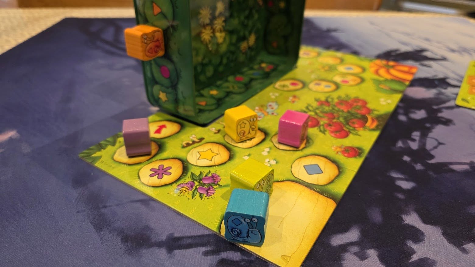 May be an image of text that says "水 O"